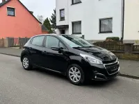 Gebraucht Peugeot 208 83 PS (61 kW) 2018 Schwarz Kleinwagen