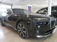 Gebraucht BMW 750e 489 PS (359 kW) 2025 Schwarz Limousine