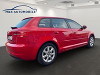 Gebraucht Audi A3 Ambiente 105 PS (77 kW) 2011 Rot Kleinwagen
