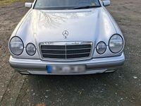 Gebraucht Mercedes E200 Elegance 136 PS (100 kW) 1995 Silber Limousine