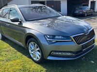 Gebraucht Skoda Superb Style 200 PS (147 kW) 2022 Grau Kombi