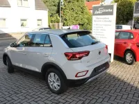 Usado VW T-Roc 110 HP (80 kW) 2023 Cinzento SUV