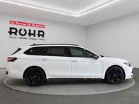 Gebraucht VW Passat R-line 150 PS (110 kW) 2025 Pure white Kombi