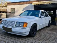 Gebraucht Mercedes E230 131 PS (96 kW) 1988 Weiß Limousine