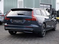 gebraucht Volvo V60 B4 R-Design SHZ KAMERA H/K NAVI LED PANO