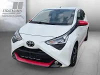 Gebraucht Toyota Aygo X-play 72 PS (52 kW) 2019 Weiß Kleinwagen