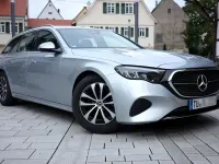 Gebraucht Mercedes E220 197 PS (144 kW) 2024 Silber Limousine