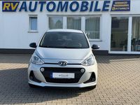 Gebraucht Hyundai i10 GO! 67 PS (49 kW) 2018 Silber Kleinwagen