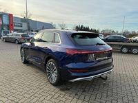 Gebraucht Audi e-tron S-Line 300 kW (408 PS) 2022 Blau SUV