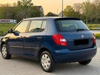 Gebraucht Skoda Fabia 60 PS (44 kW) 2010 Blau Limousine