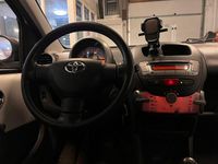 Gebraucht Toyota Aygo 68 PS (50 kW) 2012 Weiß Kleinwagen