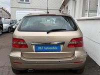 Gebraucht Mercedes B180 109 PS (80 kW) 2007 Gold Van / Kleinbus