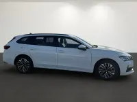 Gebraucht Skoda Superb Selection 193 PS (141 kW) 2025 (purity weiß) Kombi
