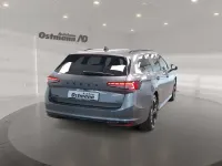 Neu Skoda Superb SportLine 193 PS (141 kW) 2026 Grau Kombi