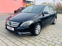 Gebraucht Mercedes B200 136 PS (100 kW) 2012 Kosmosschwarz  metalliclack Van / Kleinbus
