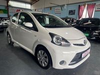 Gebraucht Toyota Aygo 68 PS (50 kW) 2012 Weiß Kleinwagen