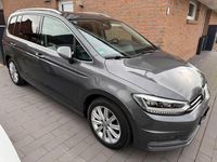 Gebraucht VW Touran Highline 150 PS (110 kW) 2017 Grau Van / Kleinbus