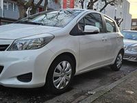 Gebraucht Toyota Yaris 99 PS (72 kW) 2013 Weiß Kleinwagen
