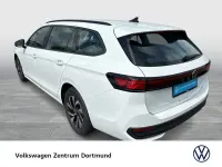 Gebraucht VW Passat 150 PS (110 kW) 2025 Pure white Kombi