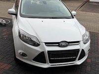 Gebraucht Ford Focus Titanium 116 PS (85 kW) 2013 Weiß Kombi