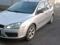 Gebraucht Ford Focus 100 PS (73 kW) 2004 Silber Limousine