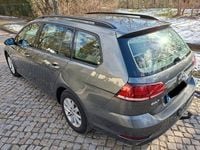 Gebraucht VW Golf VII Trendline 110 PS (80 kW) 2018 Grau Kombi