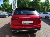 Gebraucht VW Tiguan 150 PS (110 kW) 2022 Rot SUV
