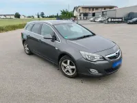 Gebraucht Opel Astra 150 PS (110 kW) 2011 Grau Kombi