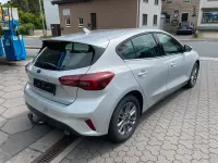 Gebraucht Ford Focus Titanium 125 PS (91 kW) 2024 Silber Limousine