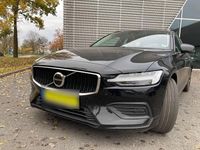 Gebraucht Volvo V60 Core 163 PS (119 kW) 2023 Schwarz Kombi