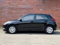 Gebraucht Hyundai i20 Select 101 PS (74 kW) 2017 Schwarz Limousine