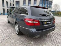 Gebraucht Mercedes E250 204 PS (150 kW) 2011 Tenoritgrau Kombi