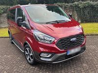 Gebraucht Ford Tourneo 185 PS (136 kW) 2021 Rot Van / Kleinbus