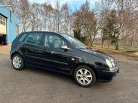 Gebraucht VW Polo 64 PS (47 kW) 2004 Schwarz Kleinwagen