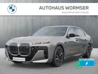Gebraucht BMW M760e 381 PS (280 kW) 2023 Oxidgrau Limousine