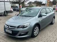 Gebraucht Opel Astra Edition 140 PS (102 kW) 2012 Silber Kombi