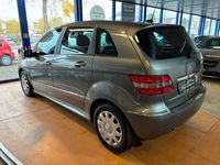 Gebraucht Mercedes B170 116 PS (85 kW) 2009 Mountaingrau Van / Kleinbus