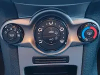 Gebraucht Ford Fiesta Trend 60 PS (44 kW) 2011 Weiß Kleinwagen