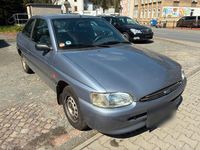 Używany Ford Escort 75 KM (55 kW) 1996 Srebrny Sedan/Limuzyna