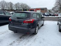 Gebraucht Ford Focus Trend 95 PS (69 kW) 2014 Blau Kombi