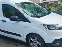 Gebraucht Ford Courier 102 PS (75 kW) 2021 Weiß Van / Kleinbus