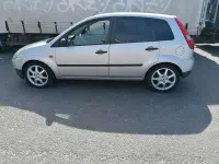 Gebraucht Ford Fiesta 69 PS (50 kW) 2003 Silber Kleinwagen