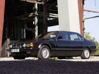 Gebraucht BMW 750 300 PS (220 kW) 1992 Schwarz Limousine