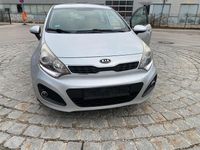 Gebraucht Kia Rio 105 PS (77 kW) 2015 Silber Limousine