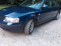 Second-hand VW Passat 100 CP (73 kW) 2000 Albastru Berlinǎ