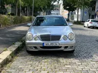 Gebraucht Mercedes E240 Elegance 170 PS (125 kW) 2001 Silber Limousine