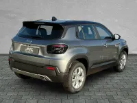 Neu Jeep Avenger Altitude 101 PS (74 kW) 2025 Granite grey / volcano black SUV