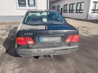 Gebraucht Mercedes E240 175 PS (128 kW) 1998 Schwarz Limousine