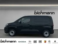 Używany Opel Combo 110 KM (80 kW) 2023 Czarny Minivan