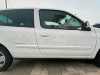 Gebraucht Renault Clio II Campus 58 PS (42 kW) 2008 Weiß Kleinwagen